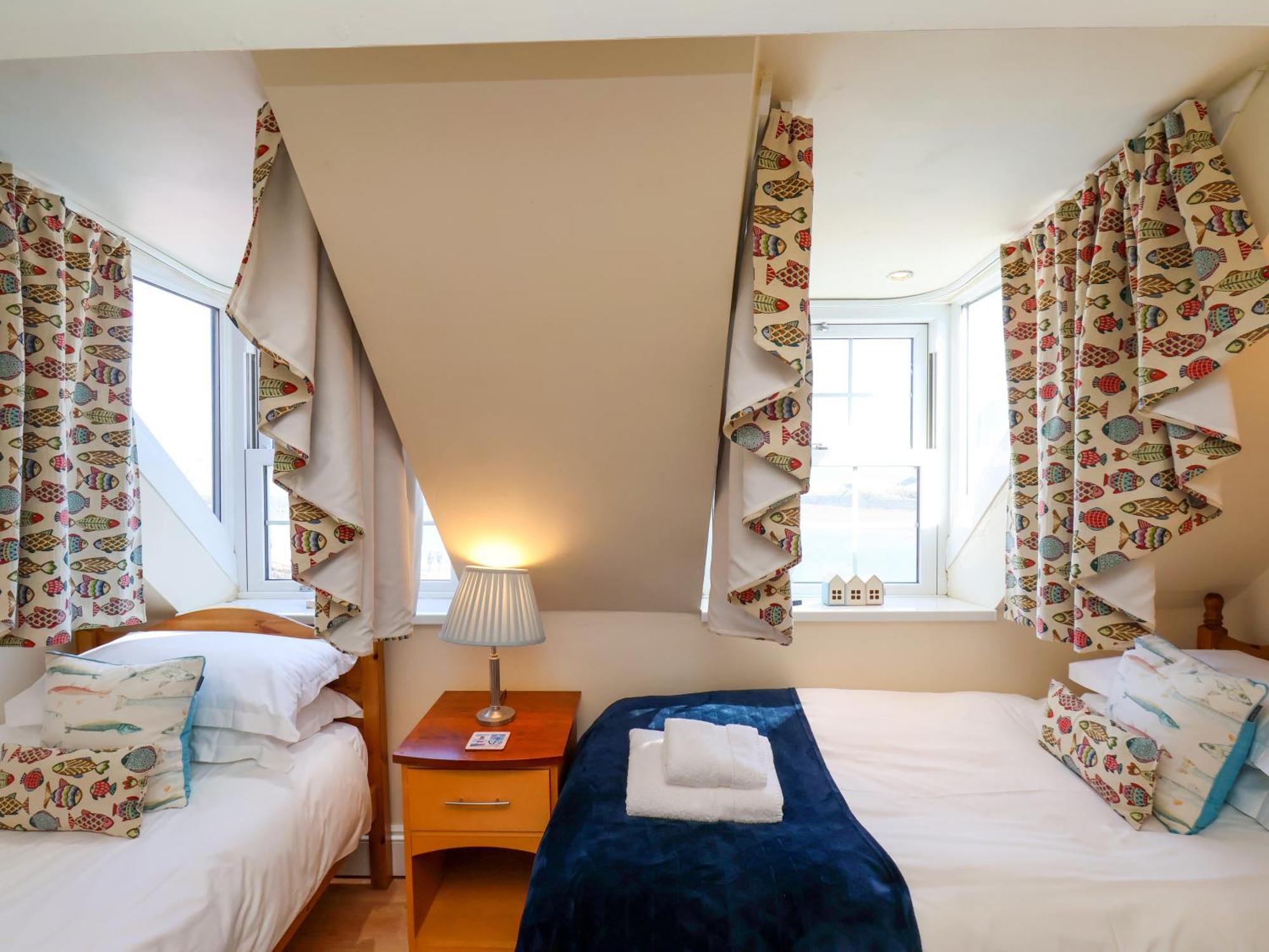 Beachfront Whitby Bagian luar foto