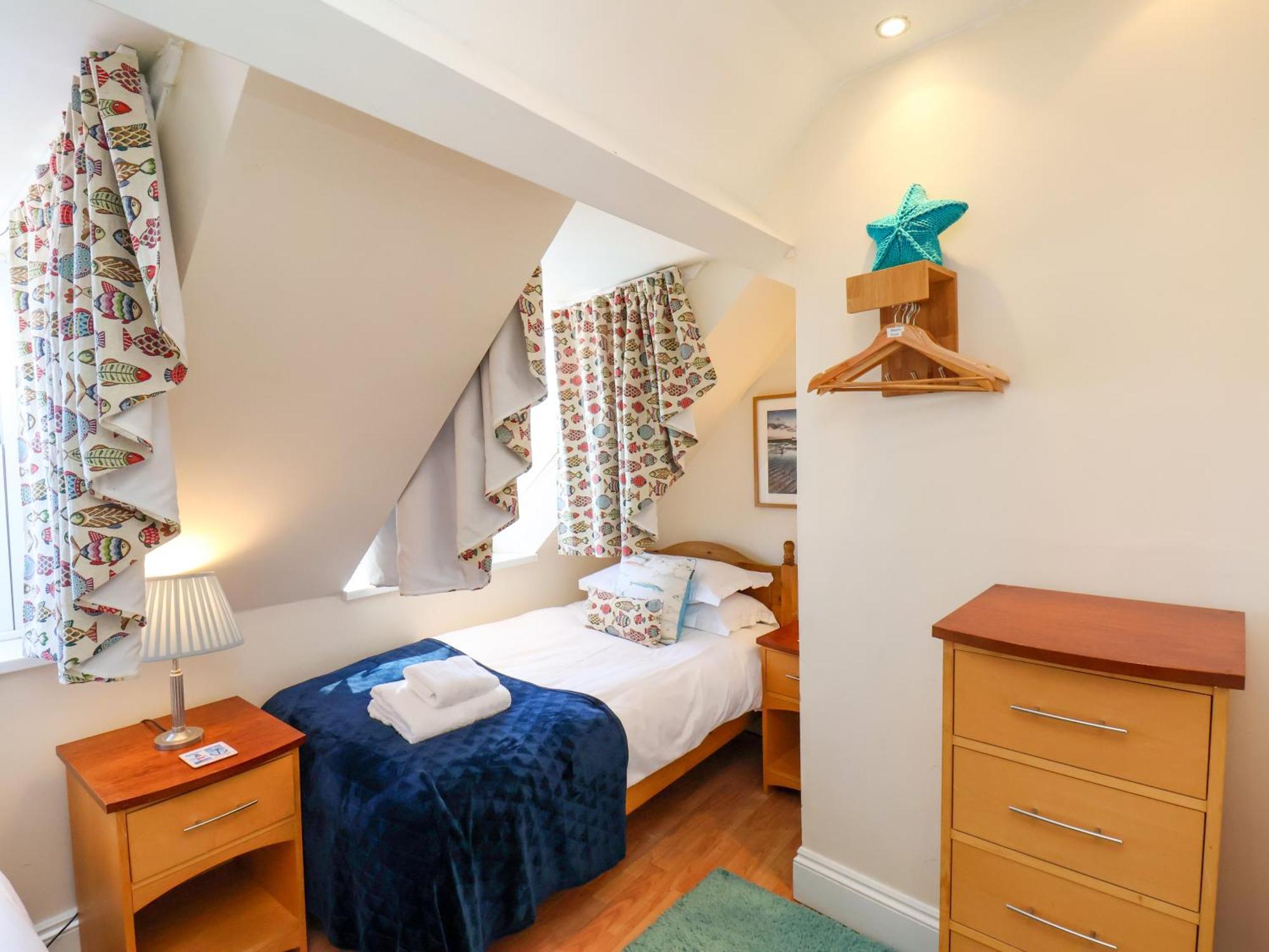 Beachfront Whitby Bagian luar foto