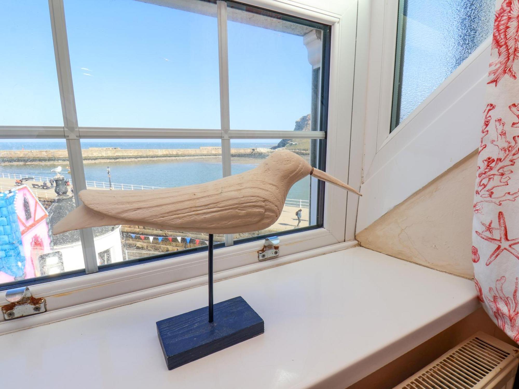 Beachfront Whitby Bagian luar foto